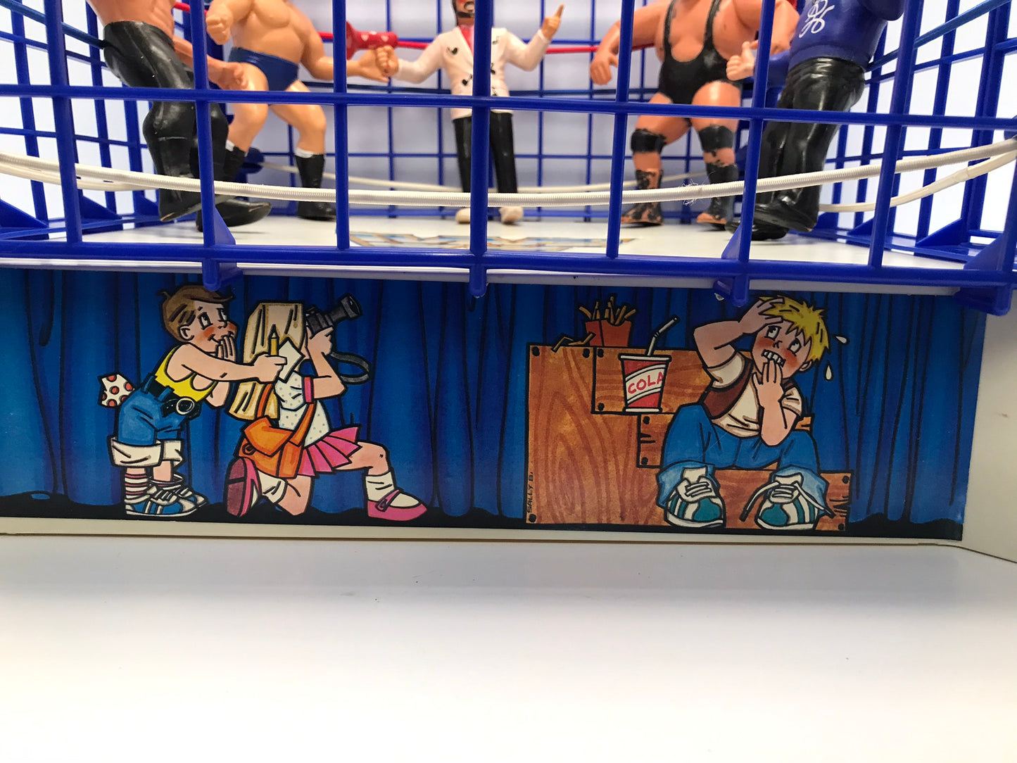 1985 Vintage WWF LJN Sling Em Fling Em Wrestling Ring With Original Rubber Action Figure Men RARE