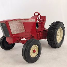 Vintage ERTL International Farmall Tractor #415 1-16 Diecast Red RARE