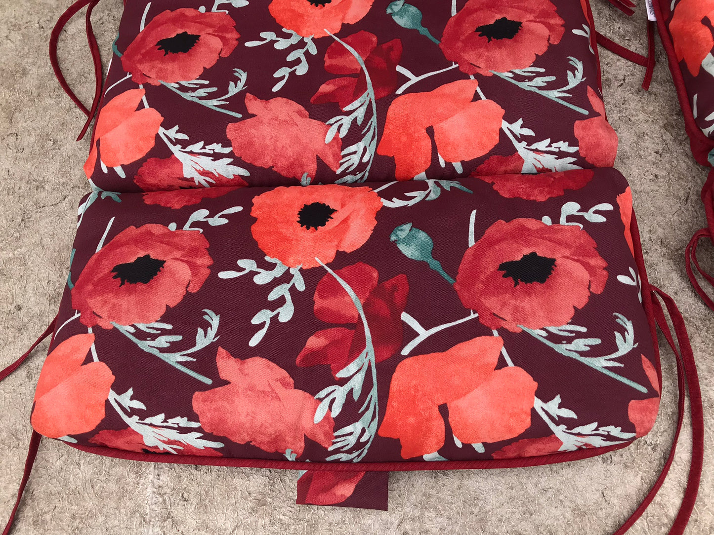 2 Outdoor Patio Chair Cushions Like New Red Poppy Back 22x20 Seat 17x20 Bottom 10x20 Standard Sizes