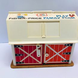 Vintage 1969 Play Family Little People Farm and Silo RARE to find