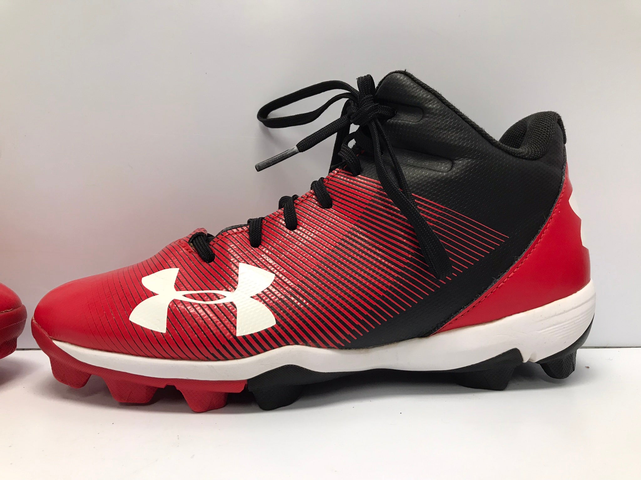 Baseball Shoes Cleats Child Size 4 Under Armour High Top Red Black Excellent