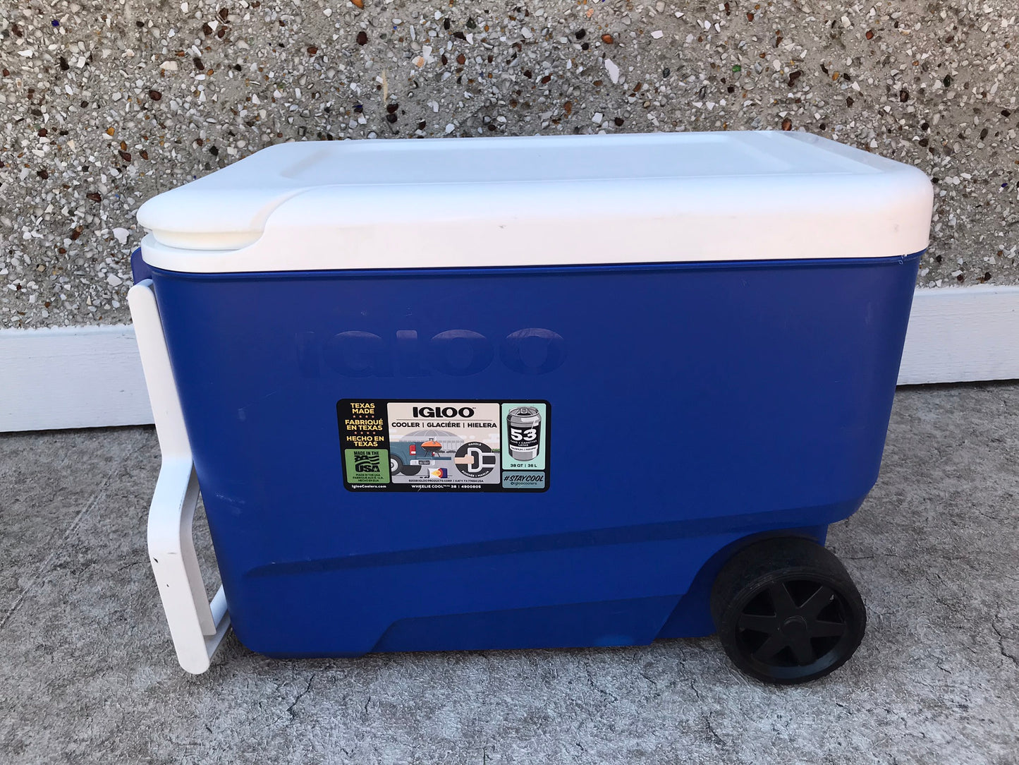 Camping Fishing Cooler Igloo 53 quart On Wheels Like New White Blue