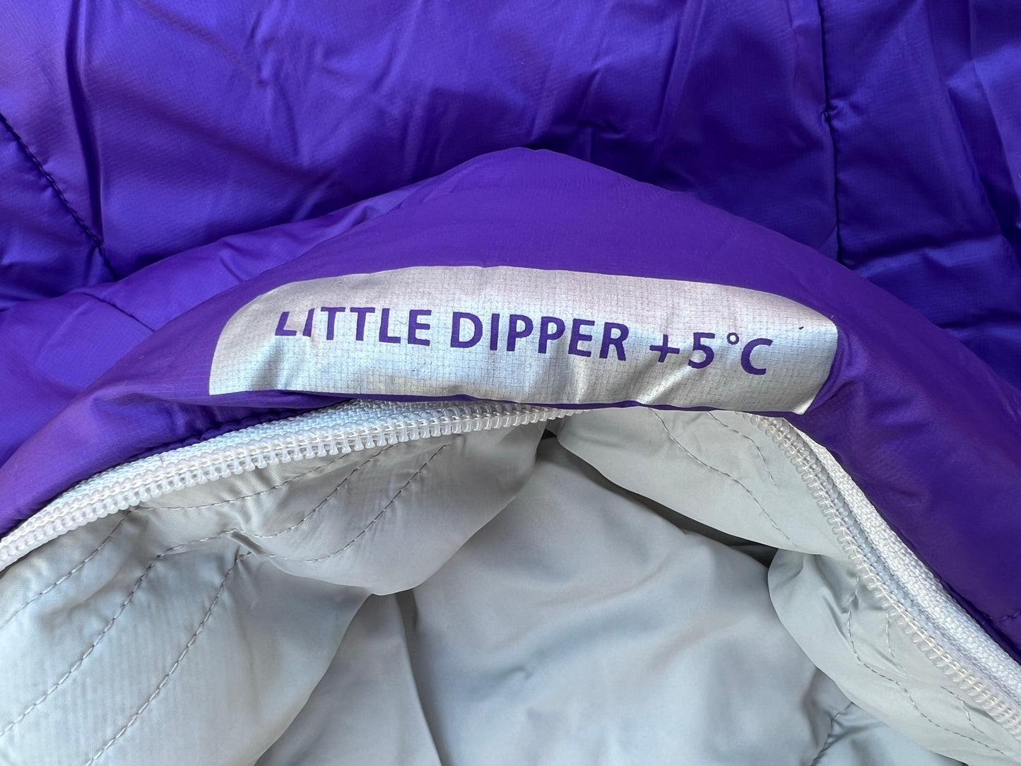 Camping MEC Little Dipper +5C Sleeping Bag  Children to Youths Excellent Condition Purple Grey