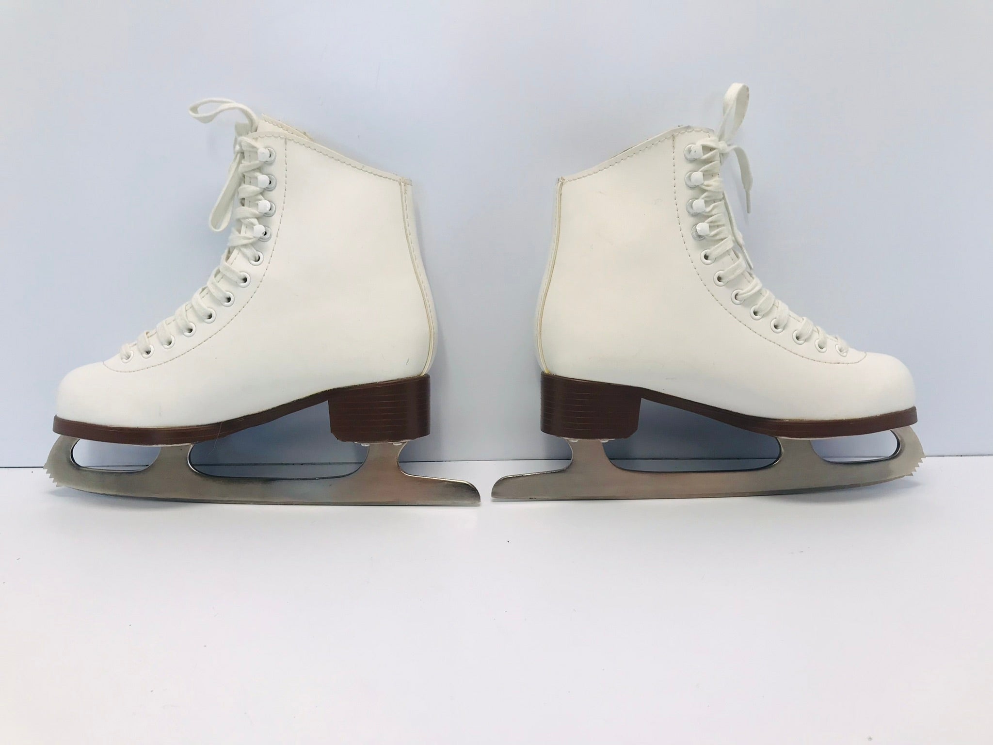 Ladies ice skates 2024 size 6