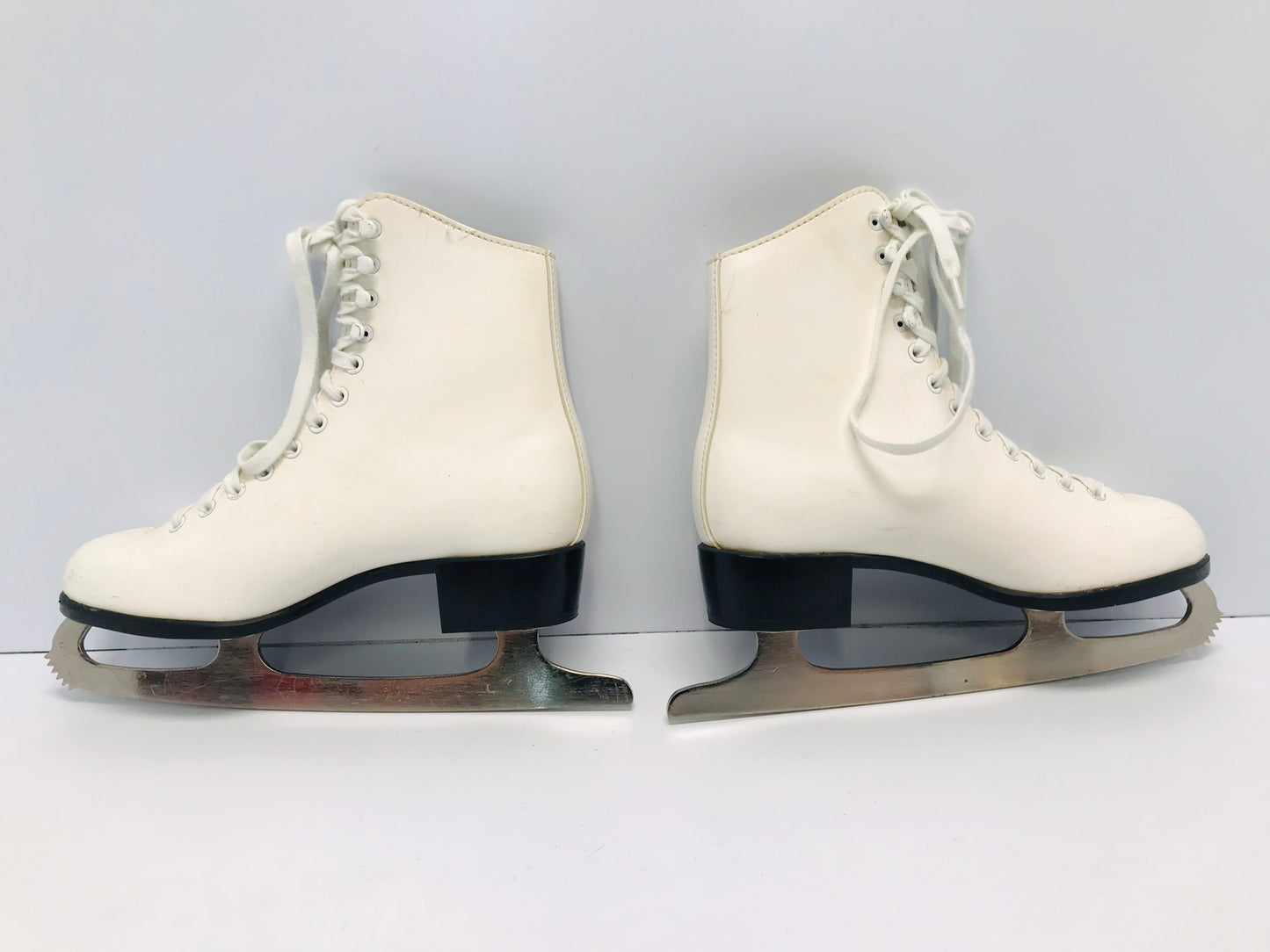 Figure Skates Ladies Size 6 Shoe Size CCM White