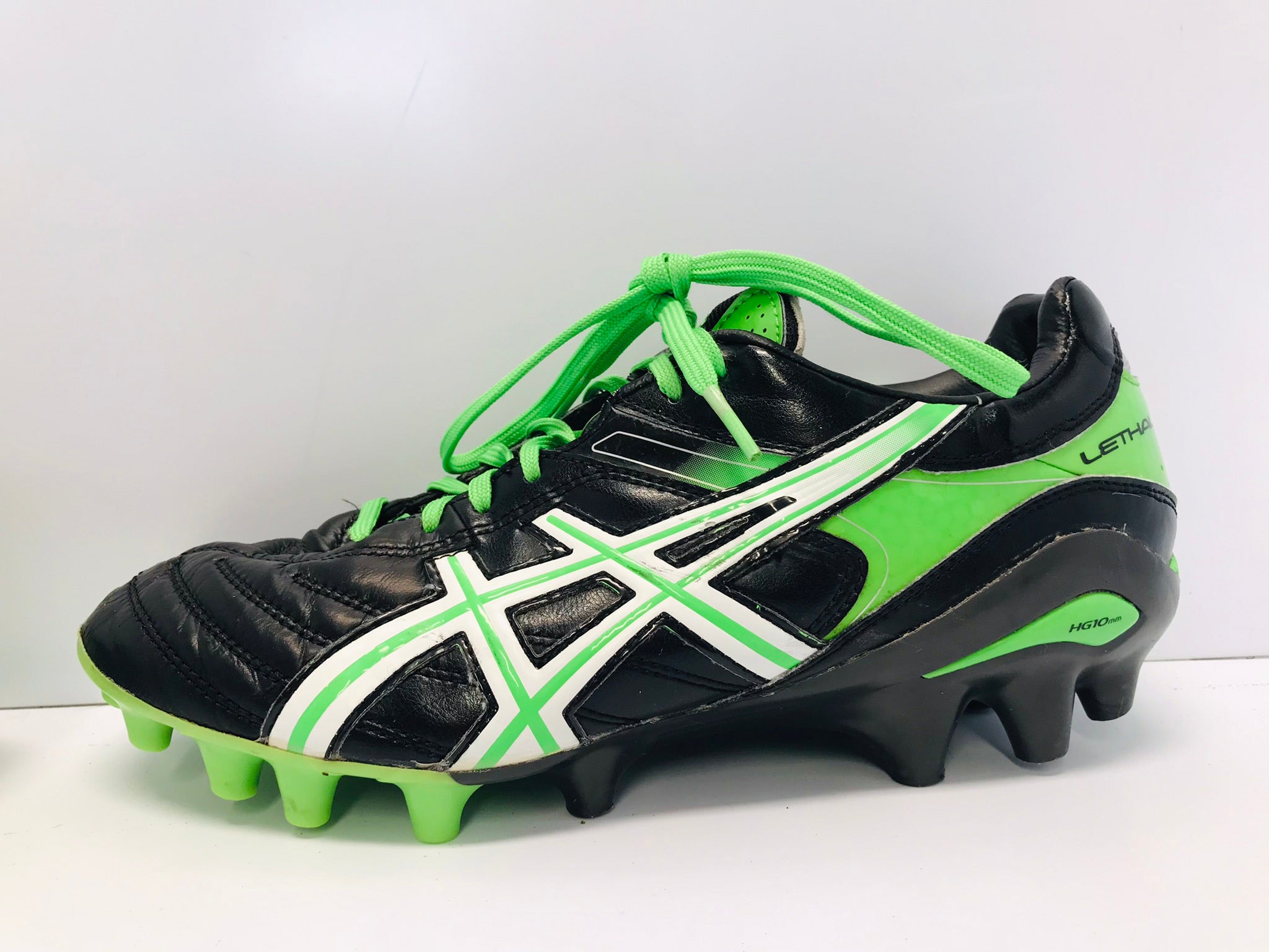 Asics soccer cleats canada hotsell