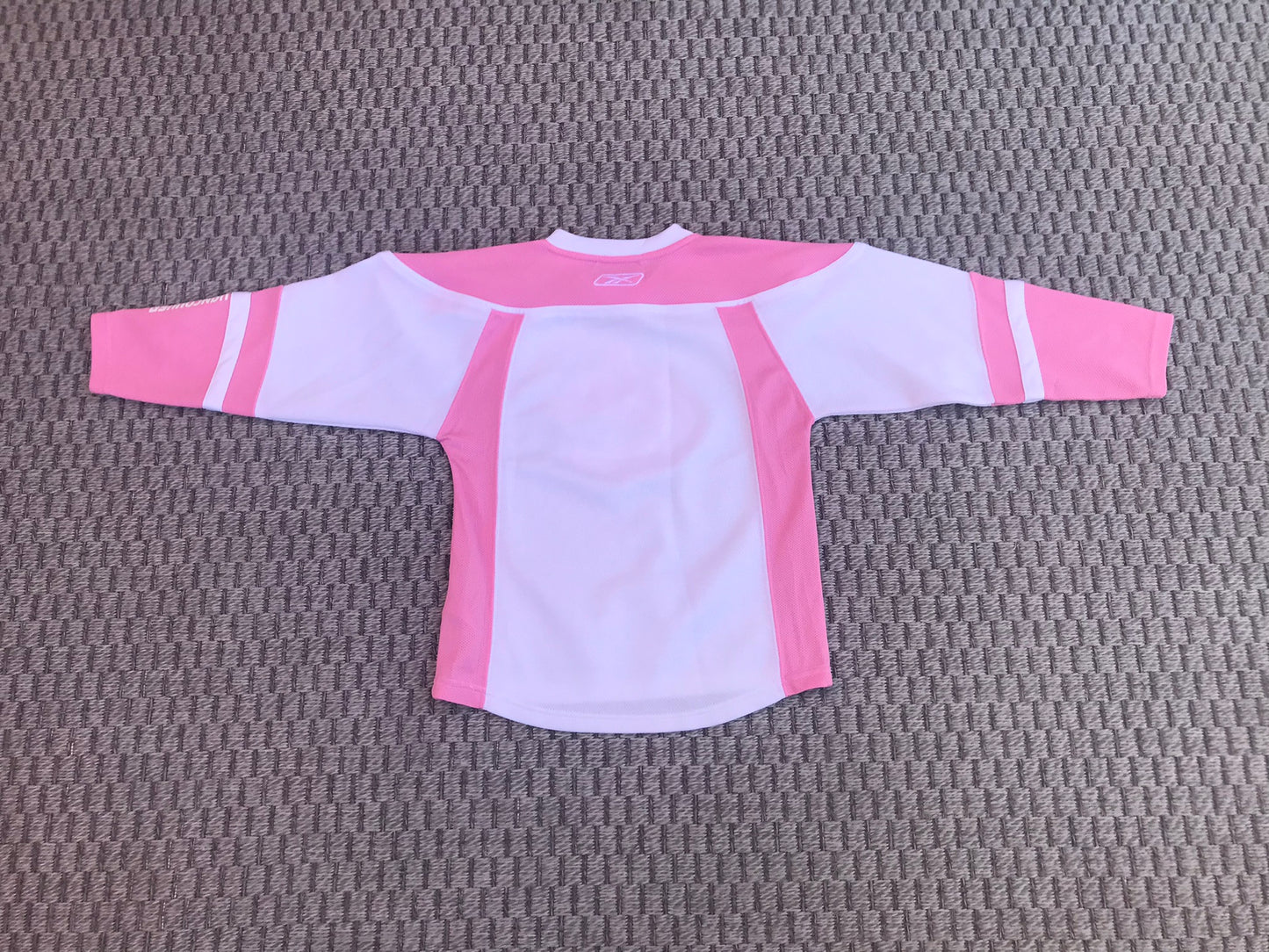 Hockey Jersey Child Size 10 Vancouver Canucks Pink White Excellent