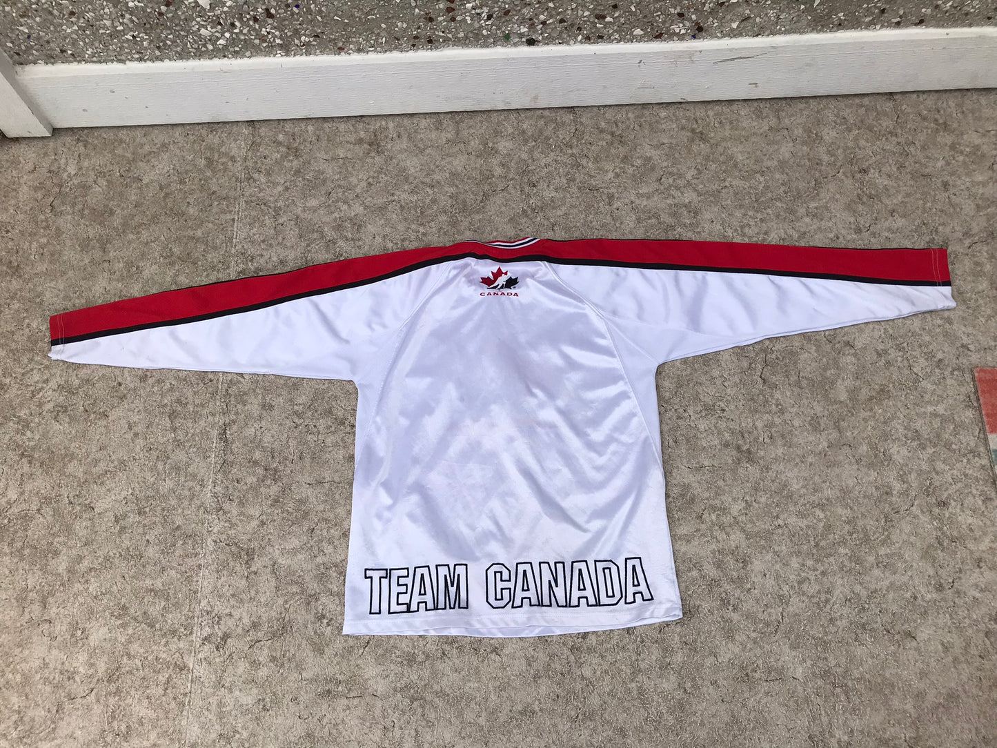 Hockey Jersey Size Junior X-Large 14-16 Team Canada White Red