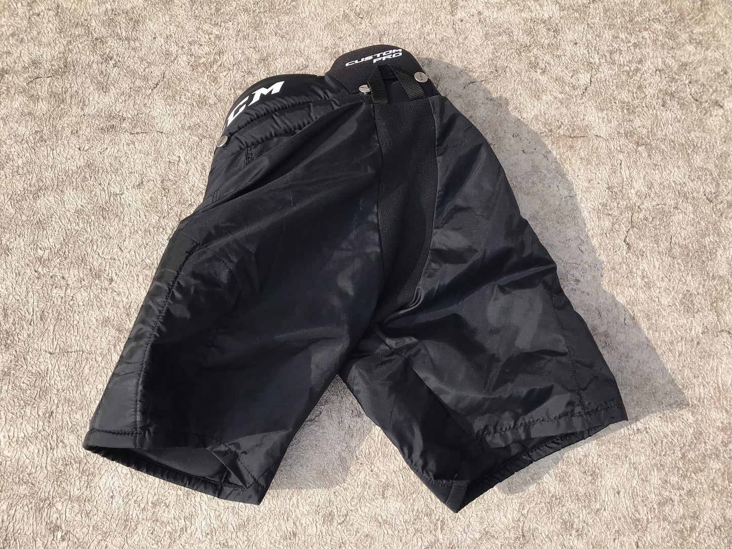 Hockey Pants Child Size Junior Small 6-8 CCM Custom Pro Black Like New