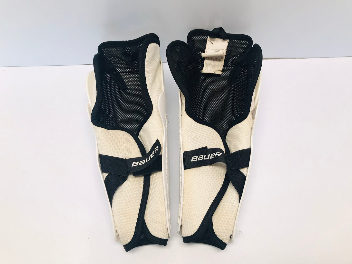 Hockey Shin Pads Child Size 10 inch Age 6-8 Bauer White Black Excellent