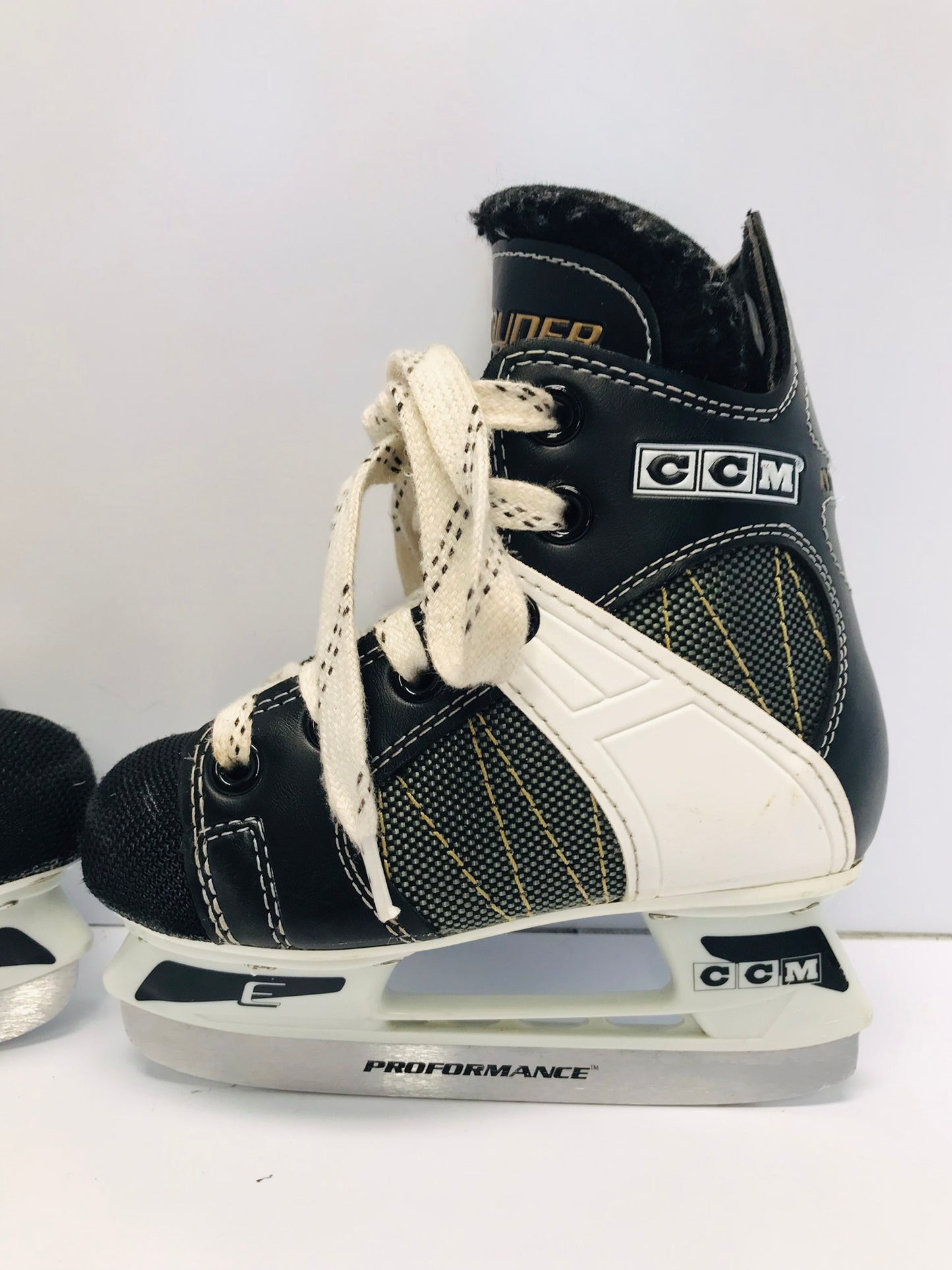 Hockey Skates Child Size 9 Toddler Shoe Size CCM