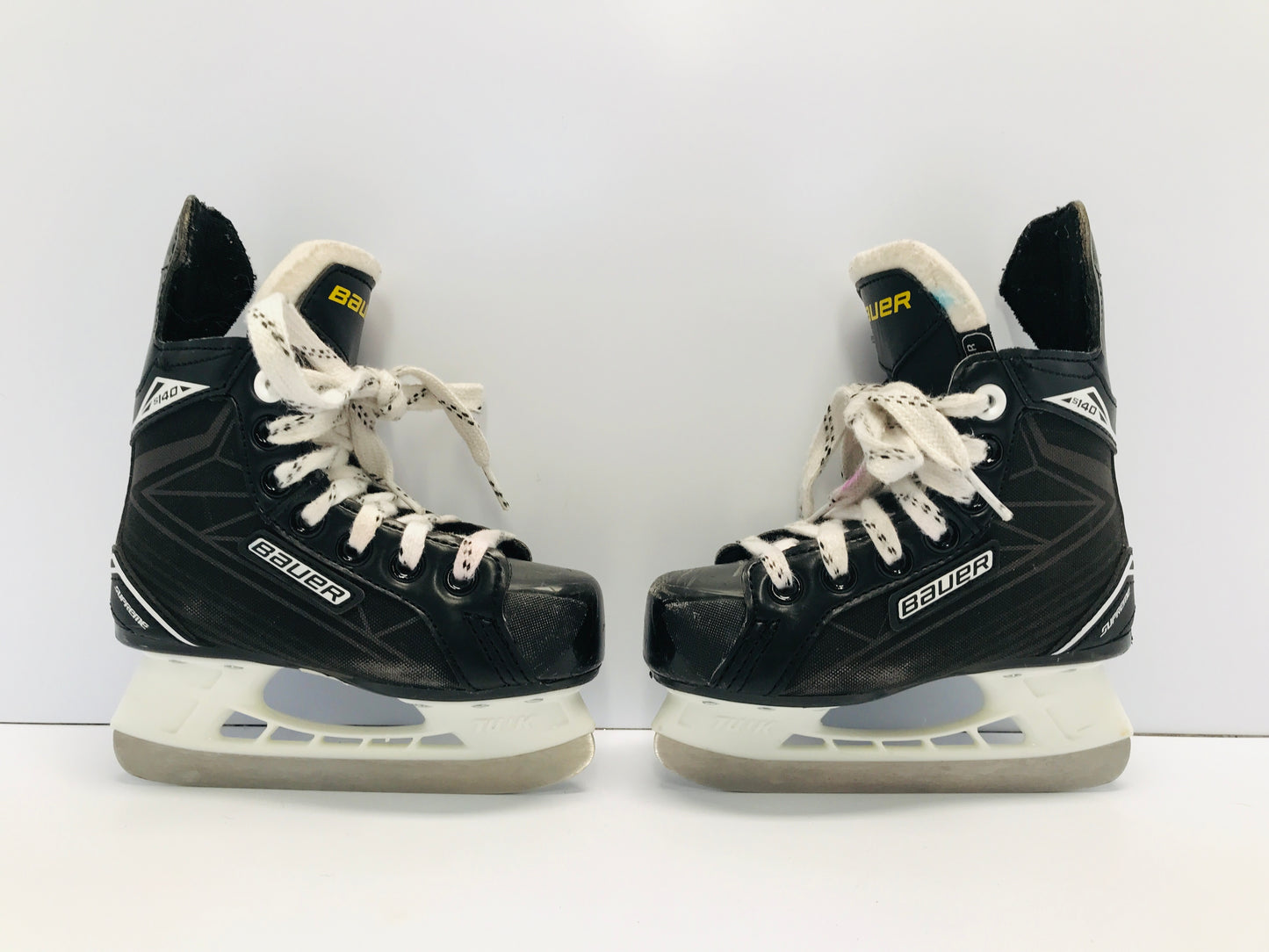 Hockey Skates Child Size 11 Shoe Size 10 Skate Bauer Supreme Like New