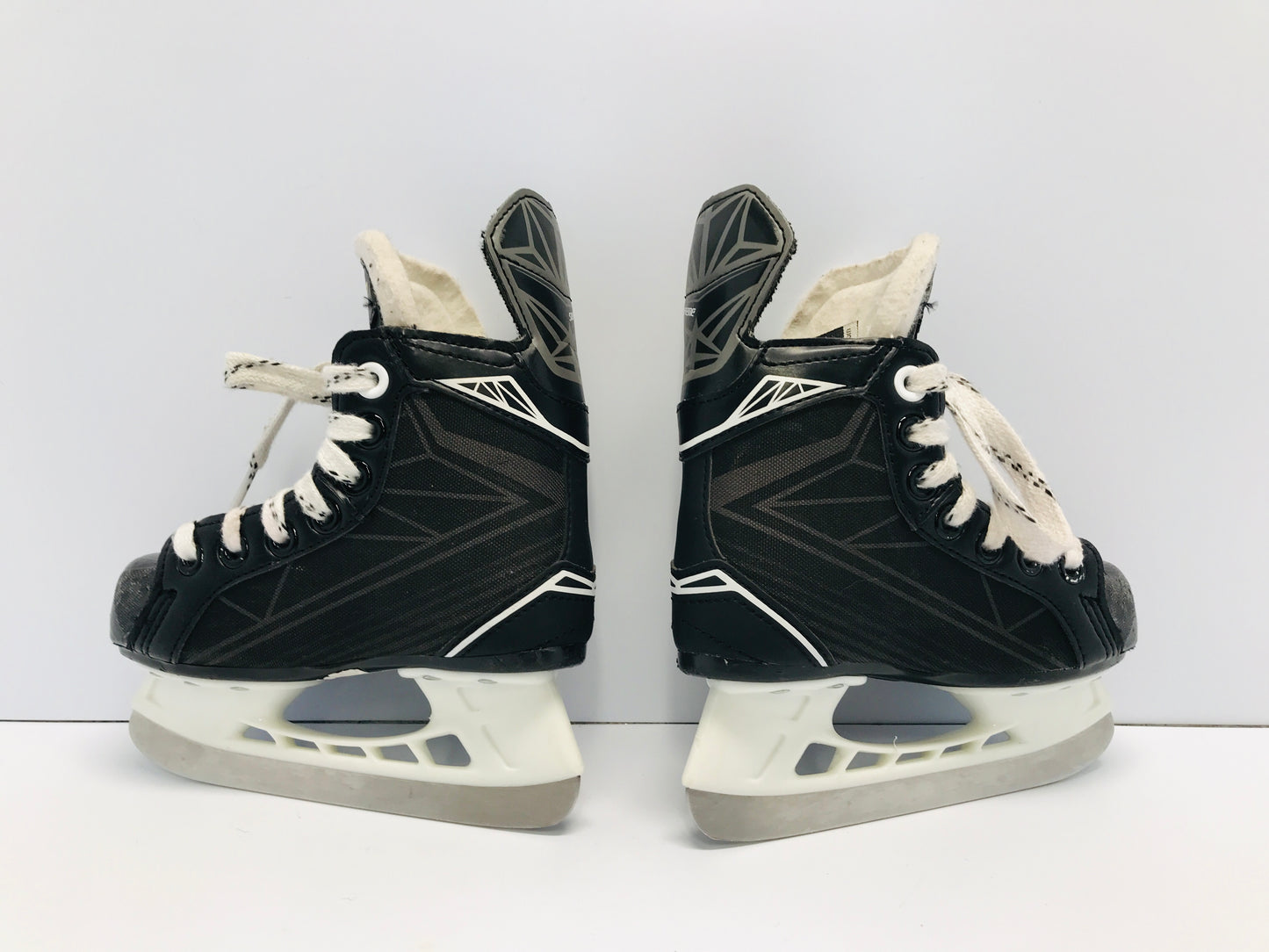 Hockey Skates Child Size 11 Shoe Size 10 Skate Bauer Supreme Like New