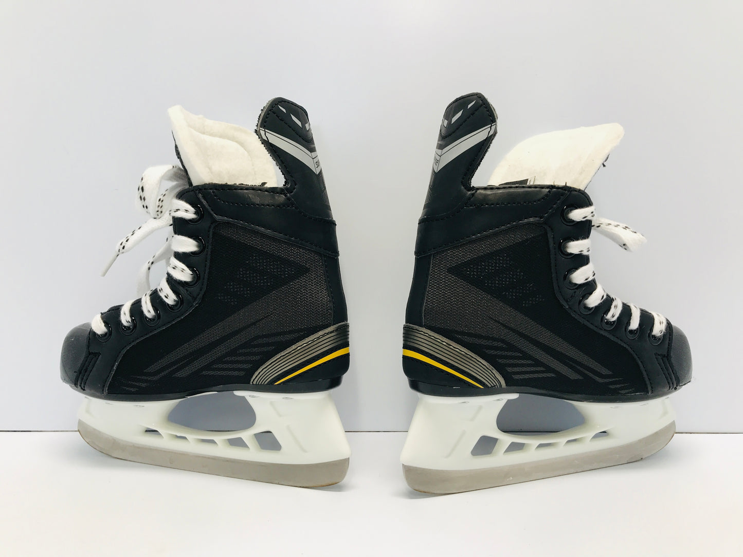 Hockey Skates Child Size 11 Shoe Size 10 Skate Bauer Supreme New