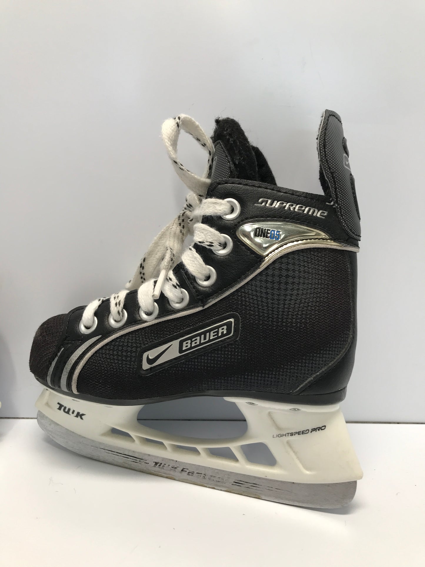 Hockey Skates Child Size 12 Shoe Size 11 Skate Bauer Supreme Excellent