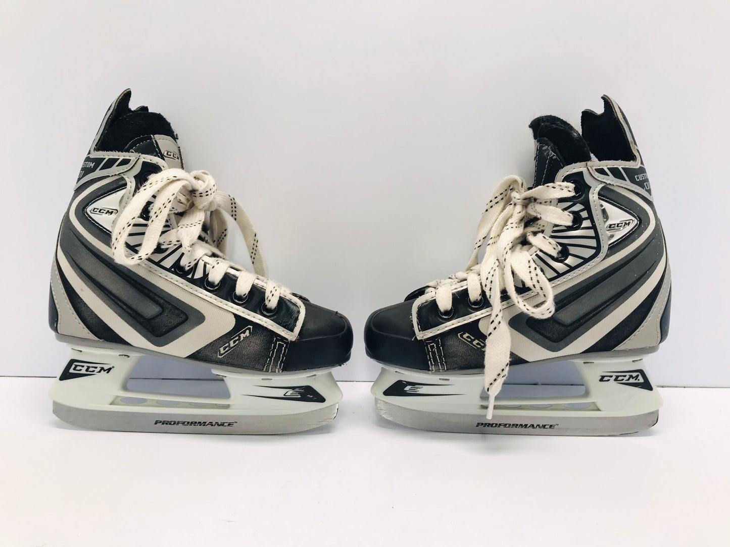 Hockey Skates Child Size 12 Shoe Size CCM Like New