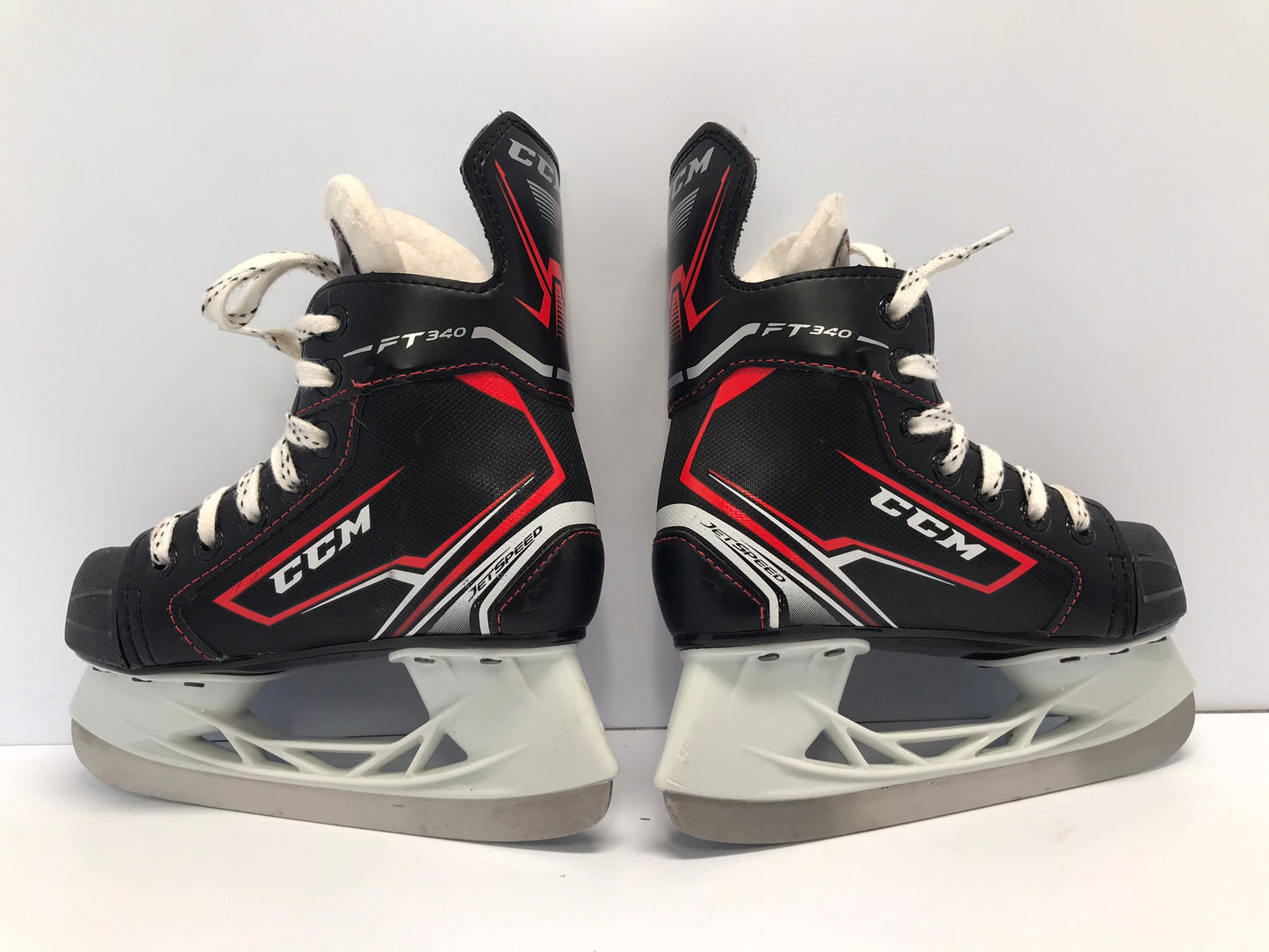 Hockey Skates Child Size 12 shoe size 11 skate size CCM Jetspeed Like New