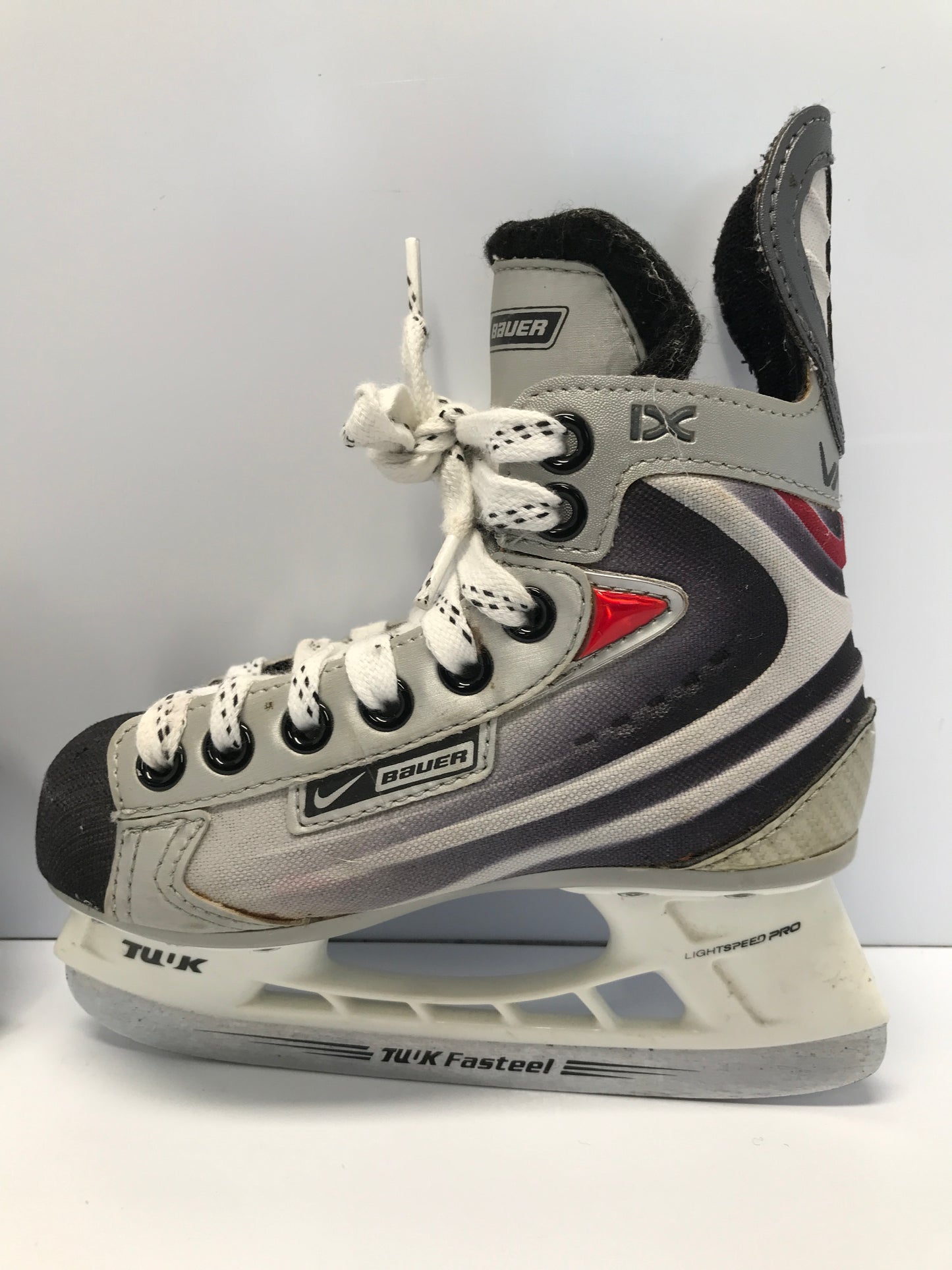 Hockey Skates Child Size 13 Shoe Size 12 Skate Bauer Vapor