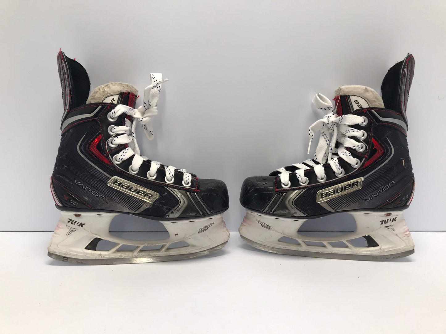 Hockey Skates Child Size 2.5 Shoe Size 1.5 Skate Size Bauer Vapor X.70