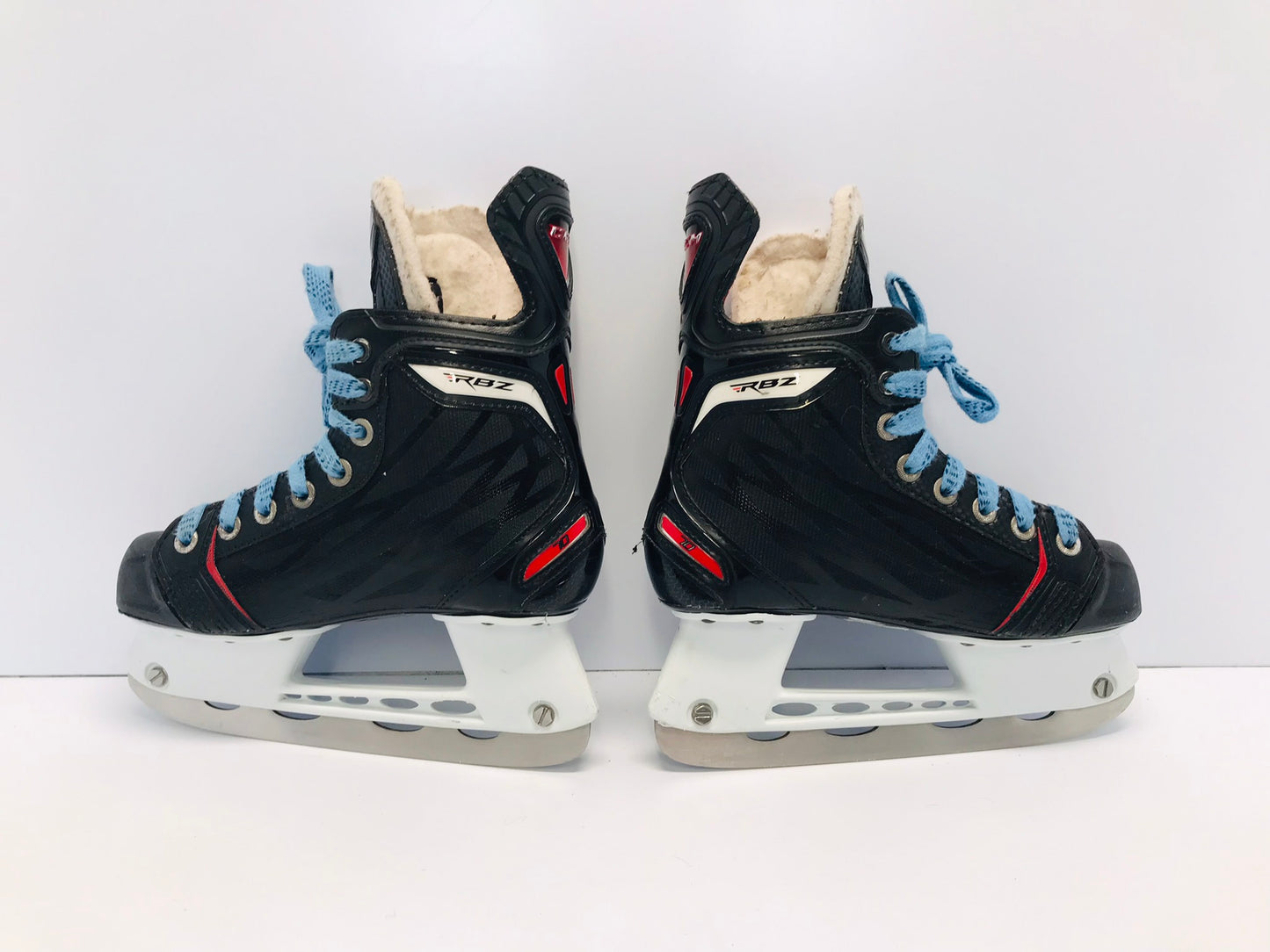 Hockey Skates Child Size 2.5 Shoe Size CCM RB2