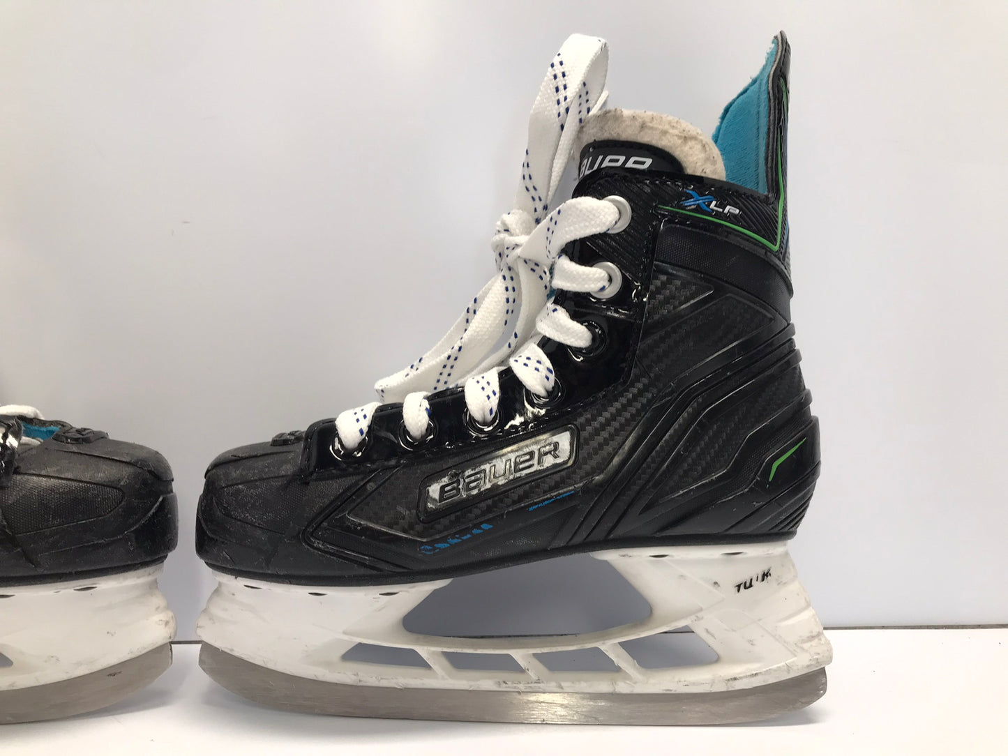 Hockey Skates Child Size 2 Shoe Size Bauer Excellent