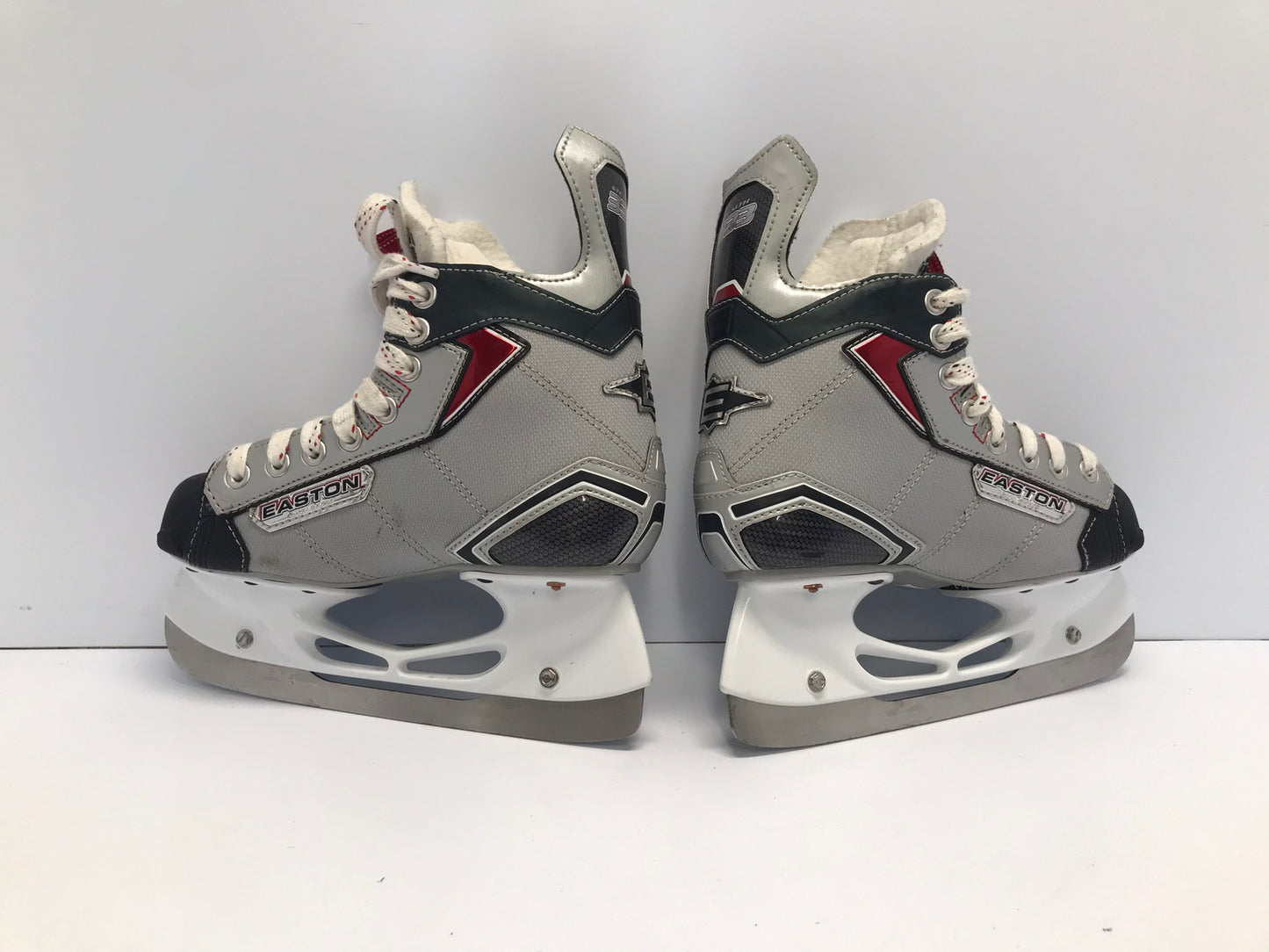 Hockey Skates Child Size 3.5 EE Shoe Size Easton New