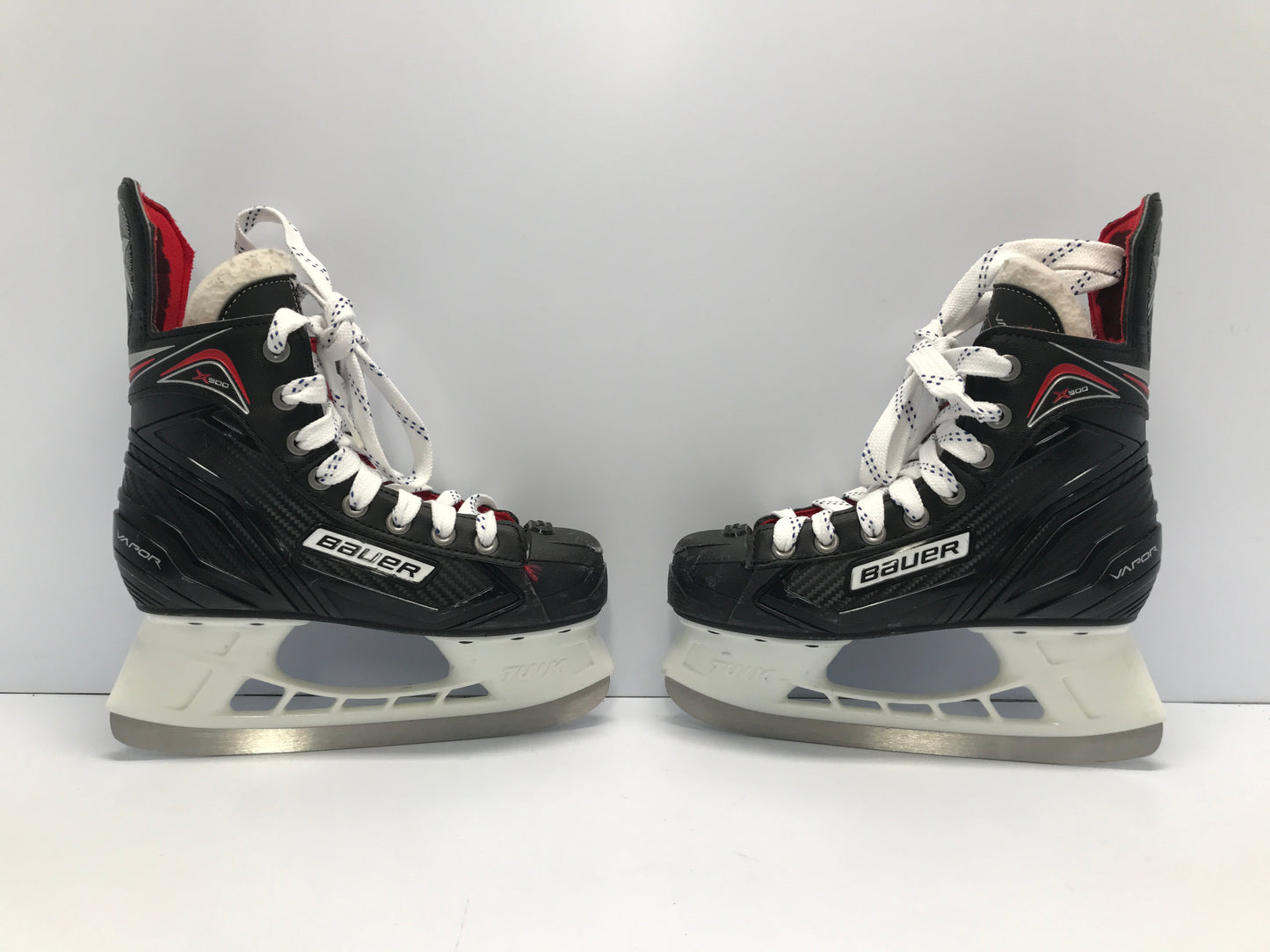 Hockey Skates Child Size 3 Shoe Size 2 Bauer Vapor Excellent