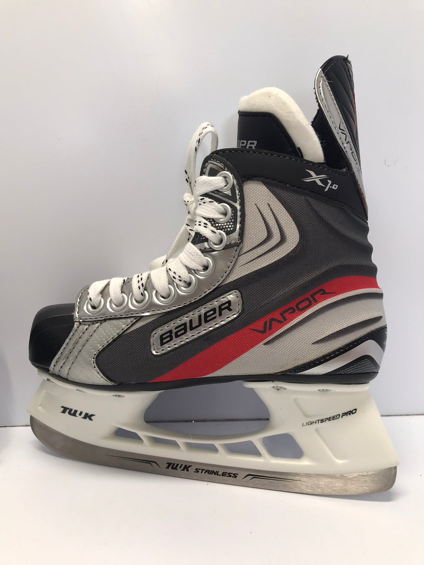 Hockey Skates Child Size 3 Shoe Size Bauer Vapor New