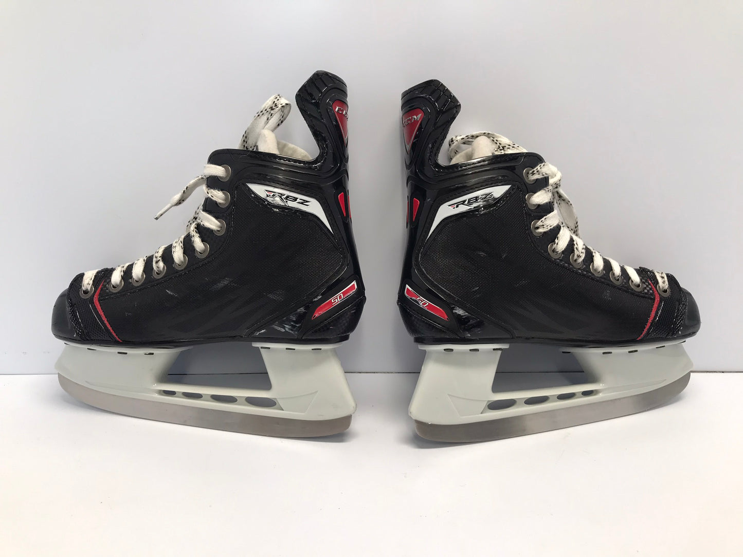 Hockey Skates Child Size 3 shoe size 2 skate size CCM Excellent