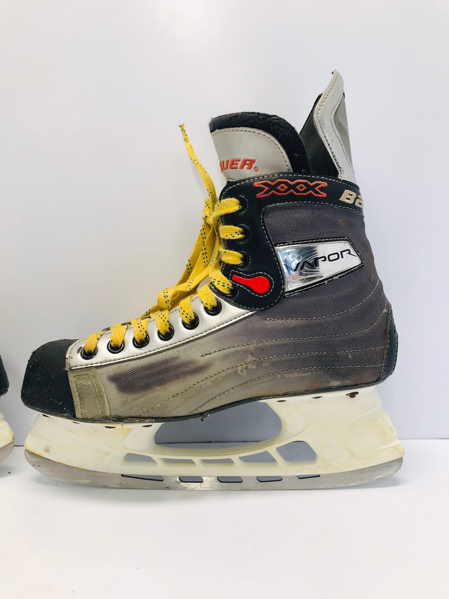 Hockey Skates Men's Size 9.5 Shoe Size Bauer Vapor XXX