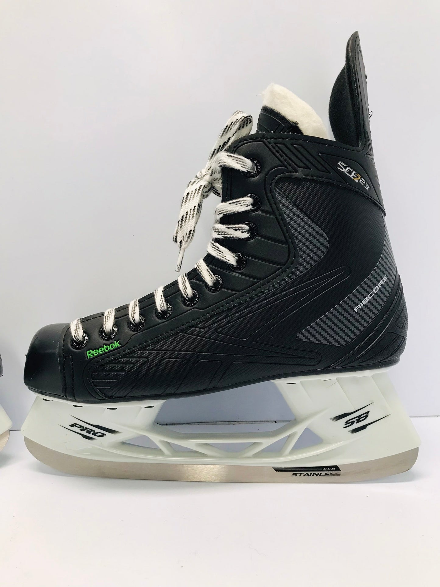 Hockey Skates Men's Size 8.5 Shoe 7 Skate Reebok NEW Demo Model