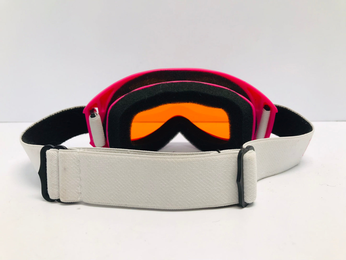 Ski Goggles Child Size 4-7 Decibel Brilliant Pink White with Orange Lense Like New