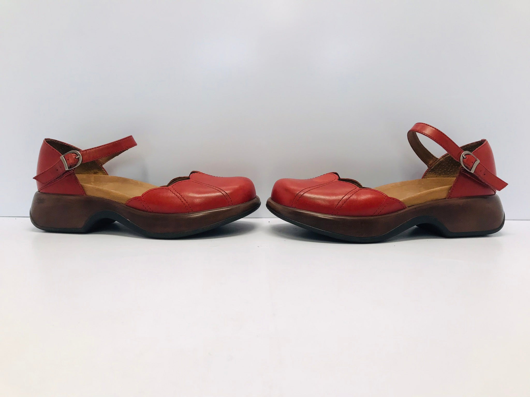 Dansko hot sale size 8.5