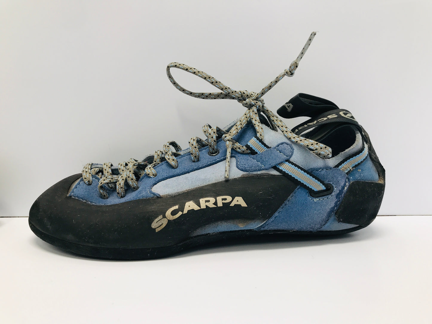 Rock Climbing Shoes Women USA Size 6.5 Men USA 5.5 Scarpa Blue Excellent