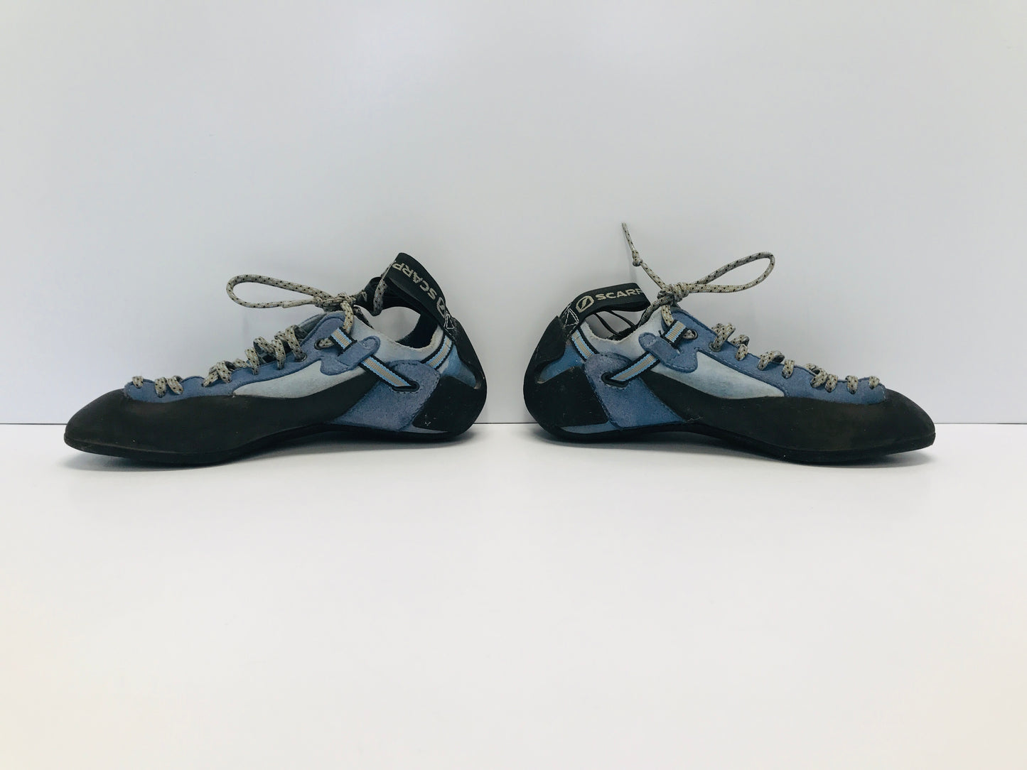 Rock Climbing Shoes Women USA Size 6.5 Men USA 5.5 Scarpa Blue Excellent