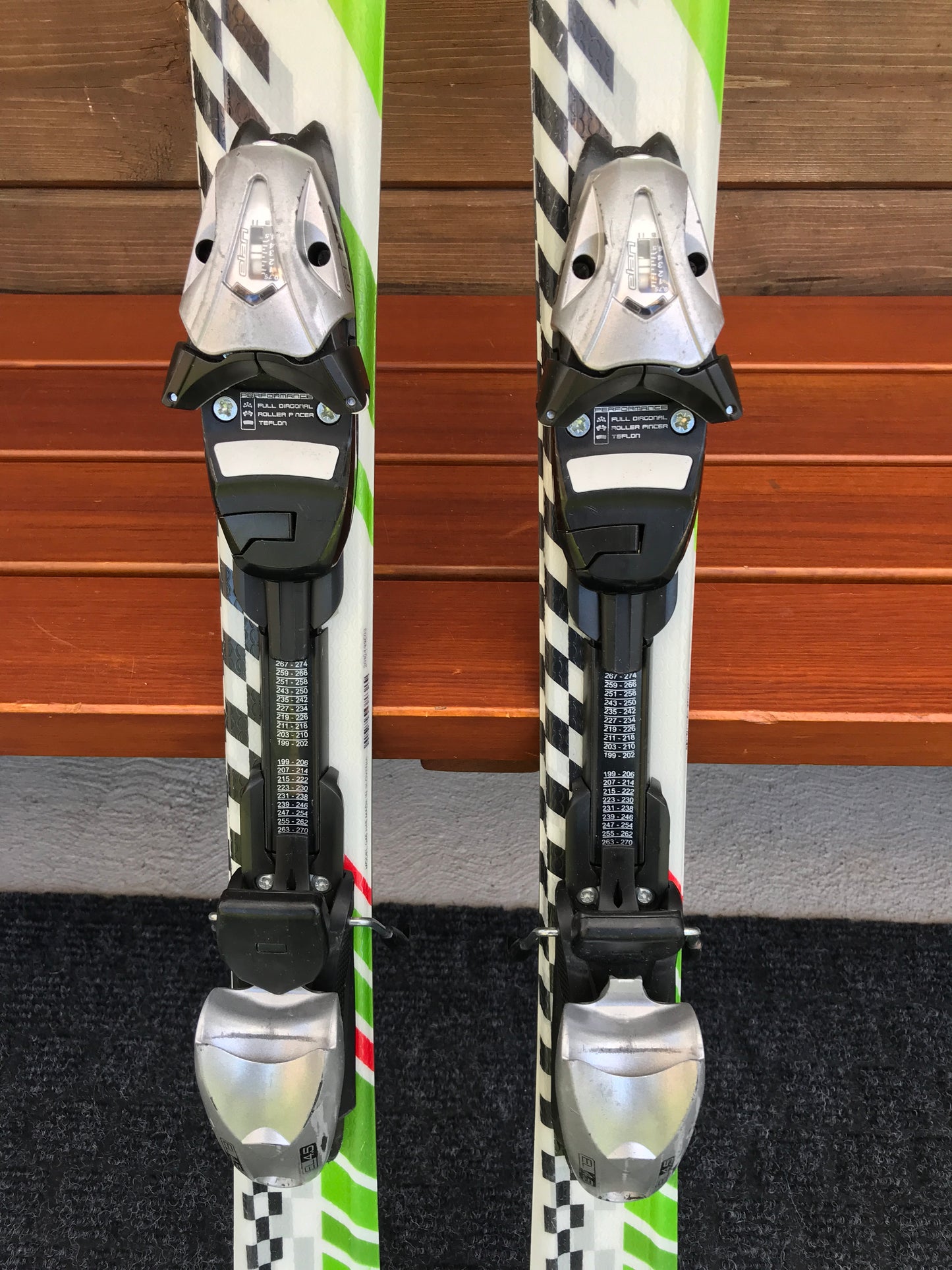 Ski 120 Elan Green White Red Parabolic With Bindings