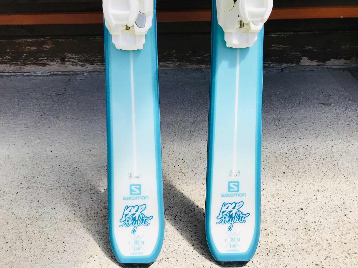 Ski 140 Salomon Aqua Blue Cream Parabolic With Binding