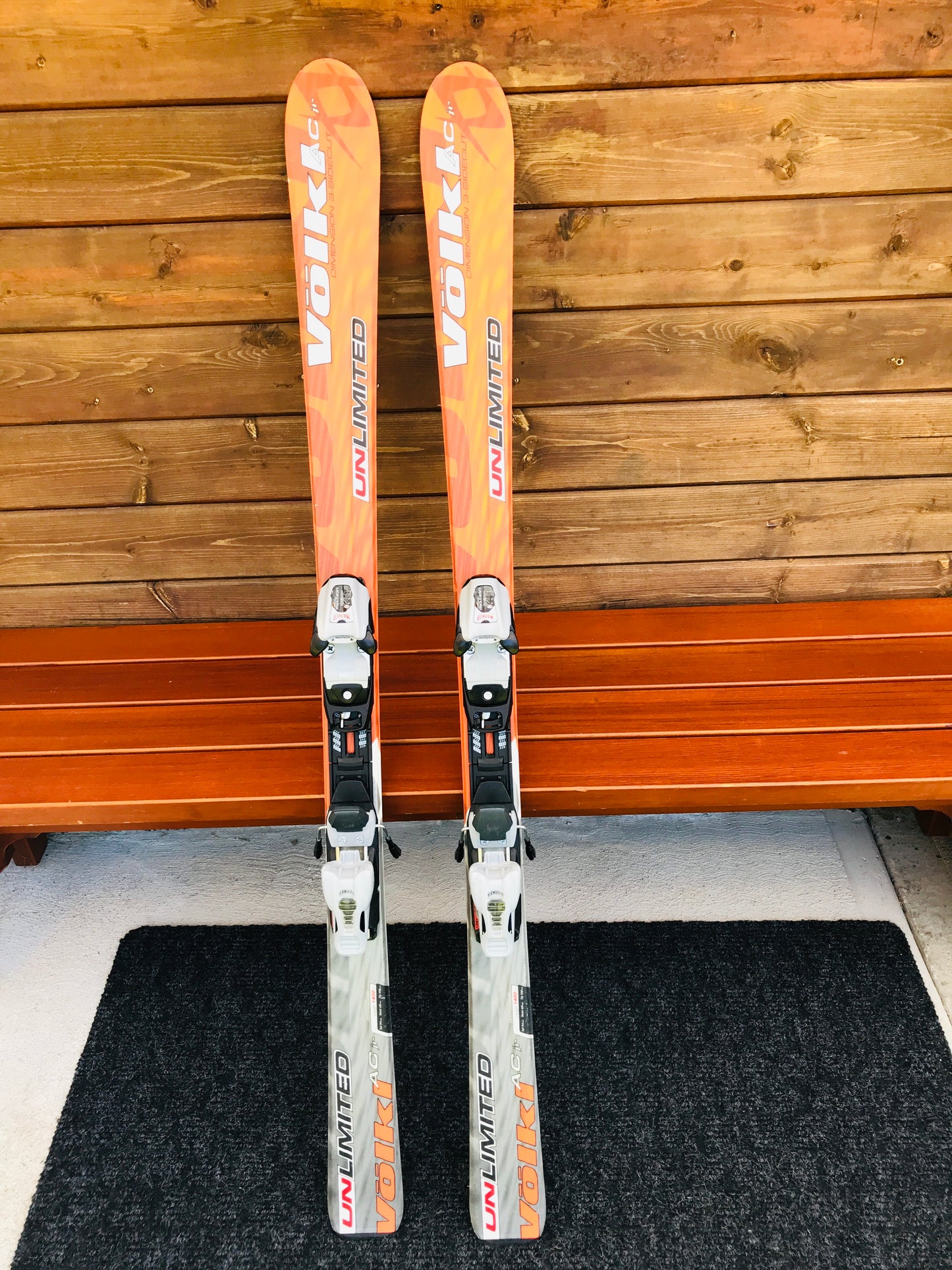 Ski 140 Volki Orange Grey Parabolic Bindings have great adjustment