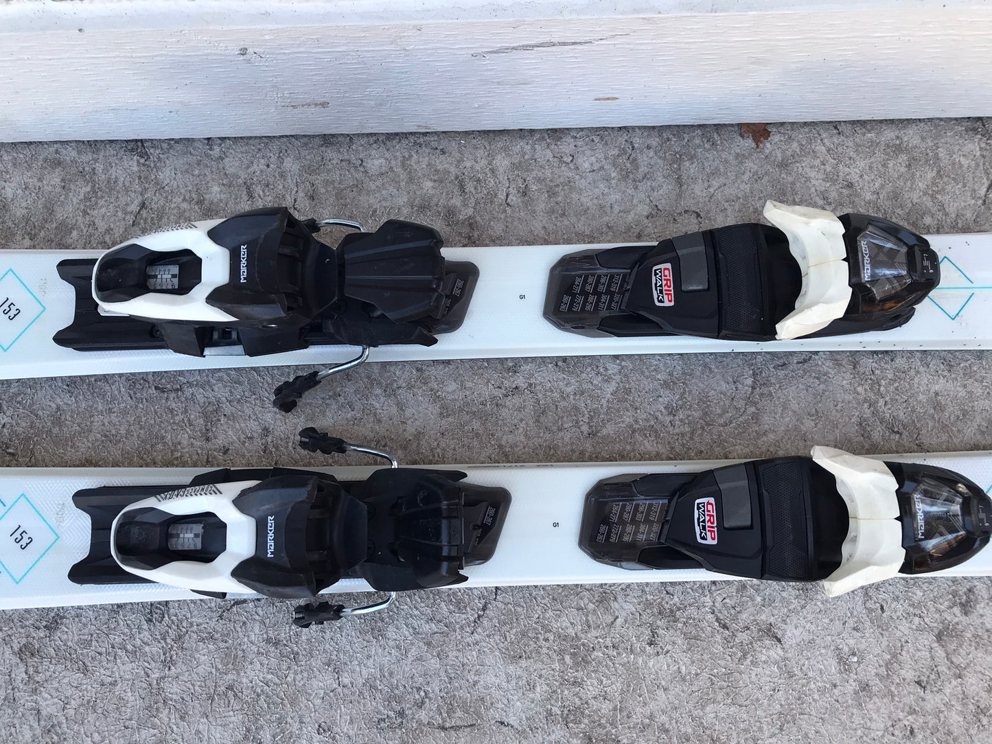 Ski 153 Volki Flair White Teal Parabolic with Bindings Excellent