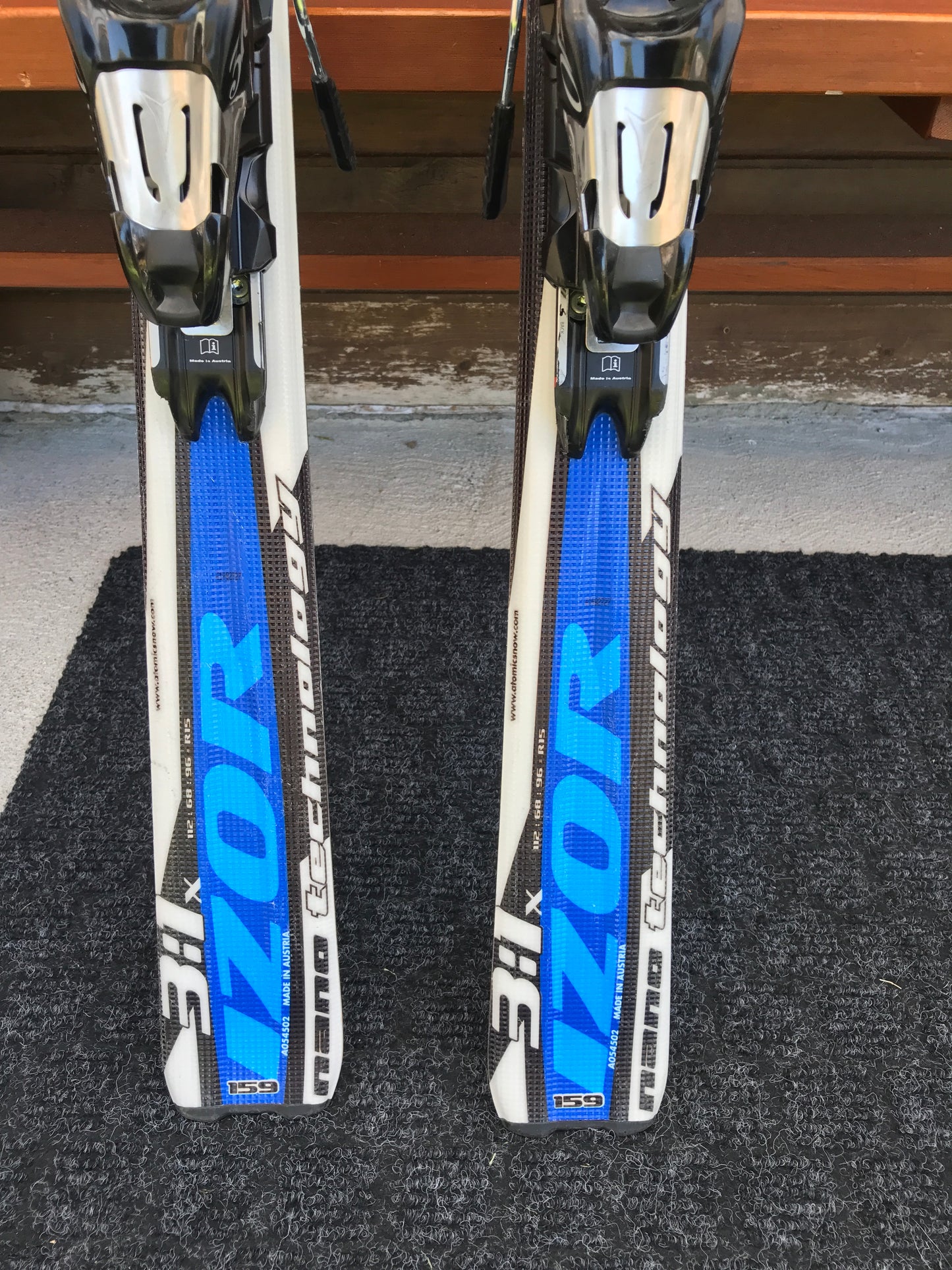 Ski 160 Atomic Blue White Parabolic With Bindings