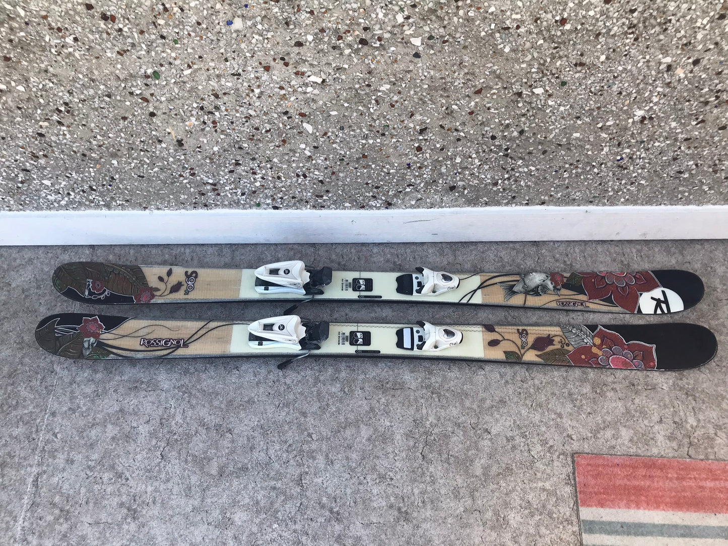 Ski 160 Rossignol Twin Tip Floral Bird Parabolic  With Bindings