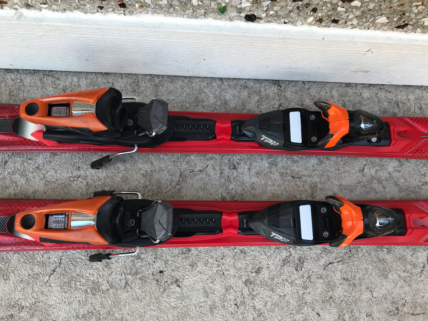 Ski 162 Rossignol Red Black Grey Parabolic With Bindings Excellent