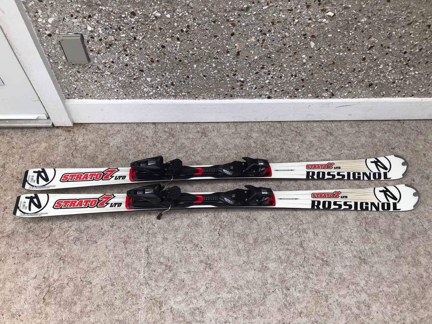 Ski 162 Rossignol Strato Parabolic White Red Black With Bindings Like New