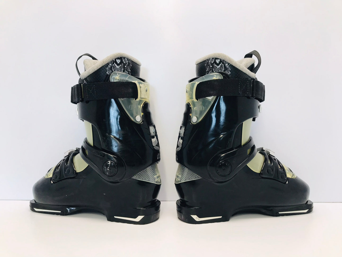 Ski Boots Mondo Size 24.5 Ladies Size 7.5  287 mm Dalbello Black Grey Pink Excellent