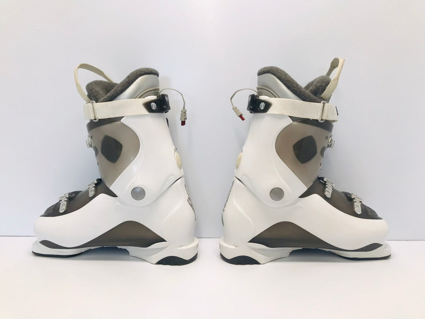 Ski Boots Mondo Size 26.0 Ladies Size 9.5 304 mm Atomic White and Grey Excellent