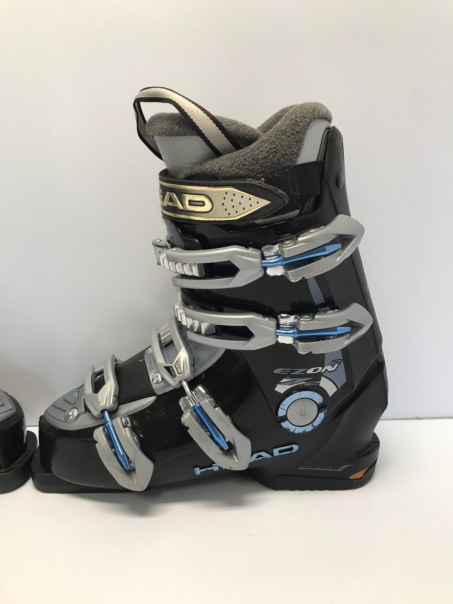 Ski Boots Mondo Size 26 Men's Size 8 Ladies Size 9 301mm Head Soft Walk Black Blue