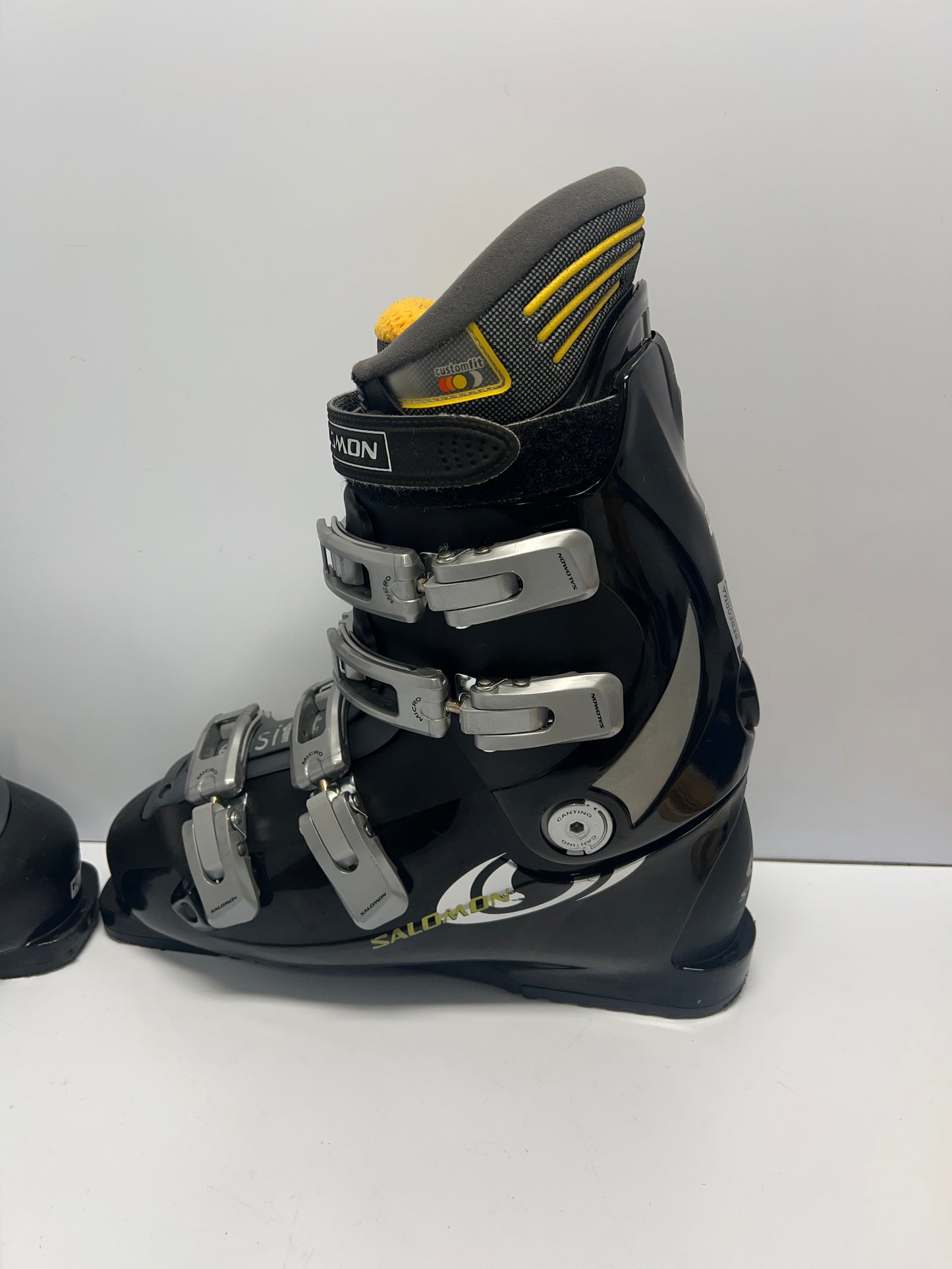 Ski Boots Mondo Size 28.0 Men's Size 10  328 mm With Walk and Ski Mode Button Back Black Grey Excellent