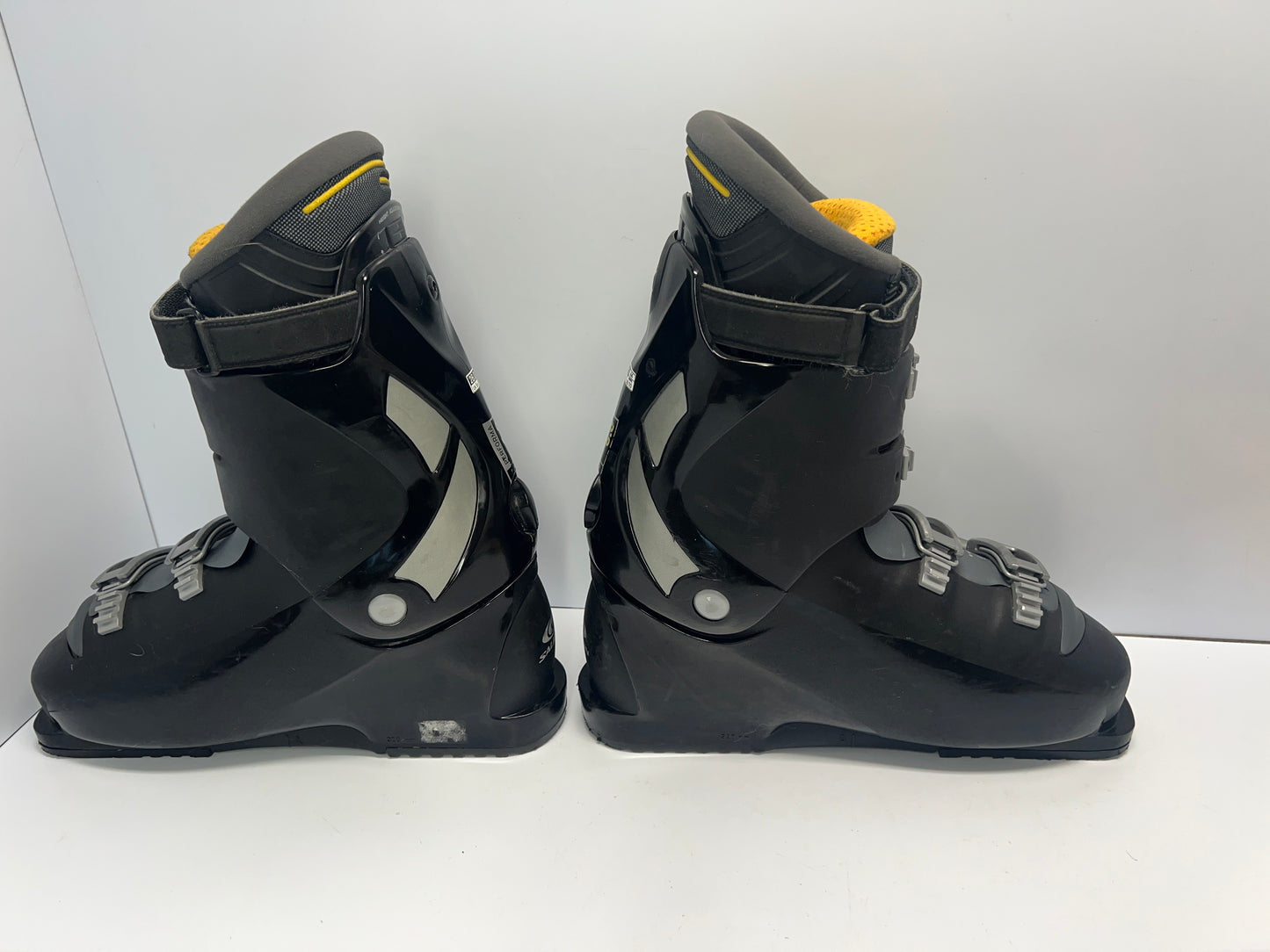 Ski Boots Mondo Size 28.0 Men's Size 10  328 mm With Walk and Ski Mode Button Back Black Grey Excellent