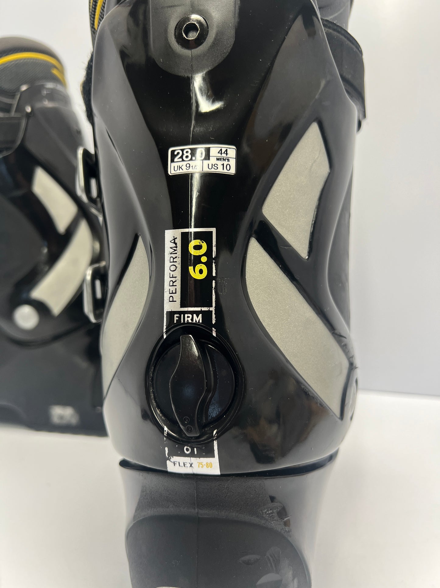 Ski Boots Mondo Size 28.0 Men's Size 10  328 mm With Walk and Ski Mode Button Back Black Grey Excellent