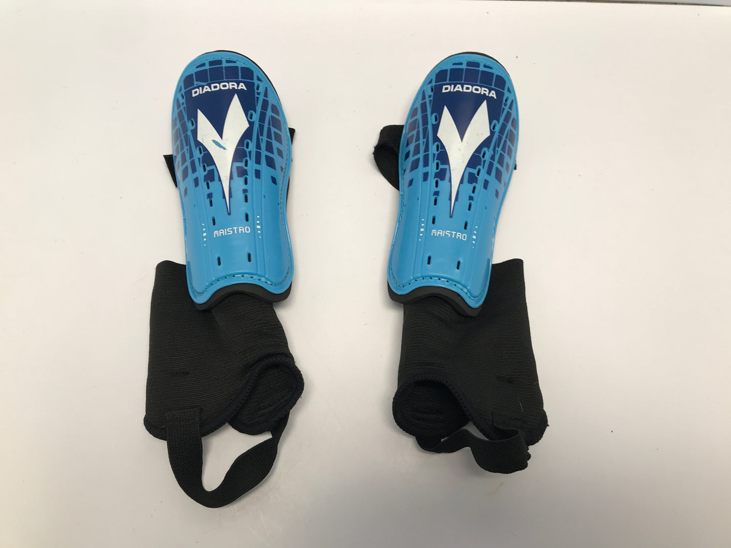 Soccer Shin Pads Child Size 4-6 Diadora Blue Black Excellent